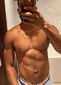 Terry - Male escort in Doha Photo 5 of 5