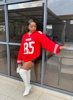 Tesh - escort in Nairobi Photo 4 of 8