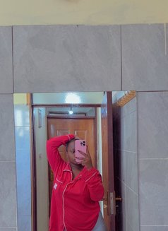 Tesh - escort in Nairobi Photo 8 of 8