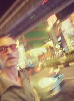 Teshu - Male escort in Bali Photo 2 of 5