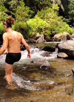 Teshu - Male escort in Bali Photo 3 of 5