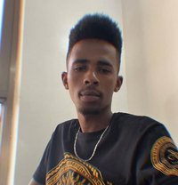 Teslim - Acompañantes masculino in Nairobi