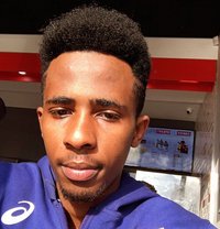Teslim - Acompañantes masculino in Nairobi