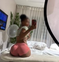 Tess - escort in Kampala