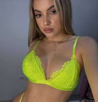Tessa - puta in Dubai