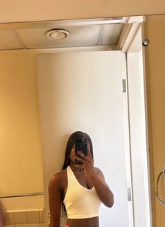 Tessa - escort in Dubai Photo 2 of 5