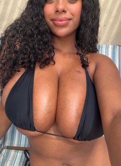 Tesssy - escort in Dubai Photo 7 of 8