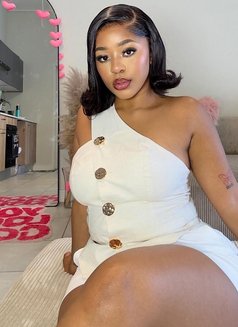 Tessy - escort in Khobar Photo 1 of 2