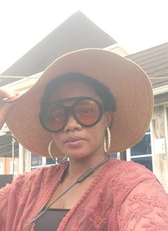 Tessy - puta in Lagos, Nigeria Photo 4 of 5