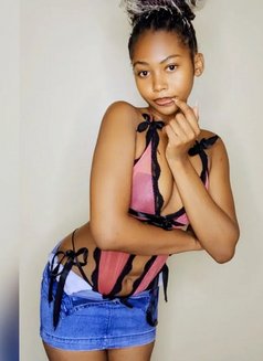 Tetee - puta in Nairobi Photo 4 of 8