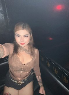 Tg @Raffaaoki - Transsexual escort in Manila Photo 4 of 9