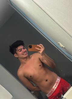 TG:Zorenxxx - Male escort in Bangkok Photo 3 of 6