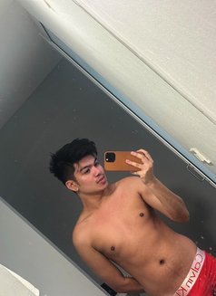 TG:Zorenxxx - Male escort in Bangkok Photo 5 of 6