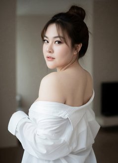 New lady like a lover - escort in Muscat Photo 4 of 8