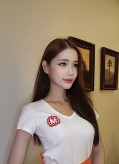 Thai Ladyboy Beautiful and same lady - masseuse in Abu Dhabi Photo 12 of 17