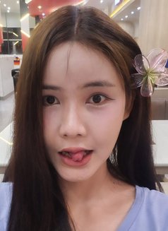 Thai Ladyboy Beautiful and same lady - masseuse in Abu Dhabi Photo 16 of 17