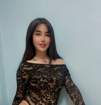 BlueNa Extra Big Cock - Transsexual escort in Jeddah