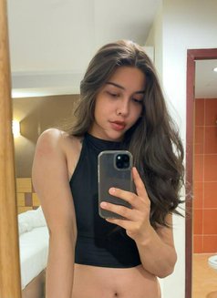 BlueNa Extra Big Cock - Transsexual escort in Jeddah Photo 3 of 5