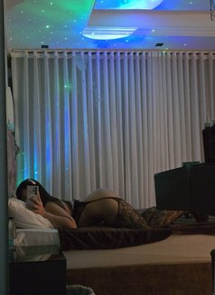 Thai Massage with beautiful girl - puta in Jeddah Photo 25 of 25