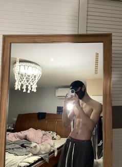 Thai Student Biggy - Male escort in Dubai Photo 5 of 11