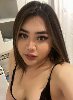 THAI TS Emmie Curvy LONDON - Transsexual escort in London Photo 14 of 14