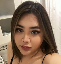 THAI TS Emmie Curvy LONDON - Acompañantes transexual in London