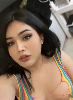 THAI TS Emmie Curvy LONDON - Transsexual escort in London Photo 13 of 13