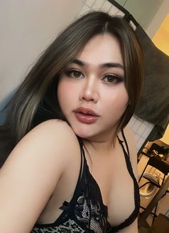 THAI TS Emmie Curvy near HYDE PARK - Acompañantes transexual in London Photo 13 of 13