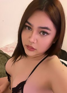 THAI TS Emmie Curvy Visiting in Tokyo - Transsexual escort in Tokyo Photo 13 of 15