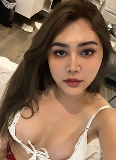 THAI TS Emmie Curvy VISITING JAPAN - Transsexual escort in Osaka Photo 11 of 11