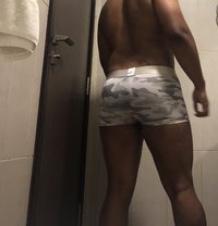 Thakshilaasian - Intérprete masculino de adultos in Dubai