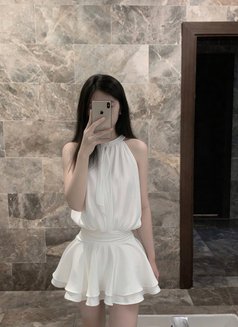 Tháng Bảy - puta in Dubai Photo 4 of 7