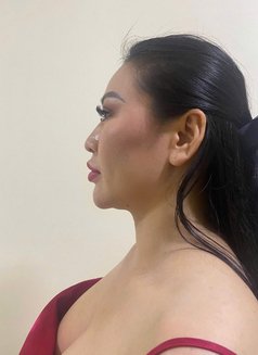 Thanhliem - masseuse in Bangkok Photo 1 of 2