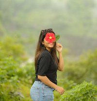 Thanu Indipendent Girl - puta in Colombo