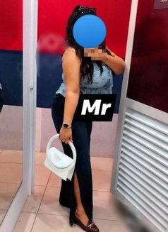 Thanushi Nayanathara - escort in Colombo Photo 2 of 6
