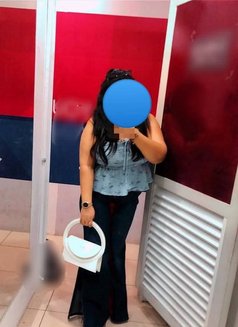 Thanushi Nayanathara - escort in Colombo Photo 4 of 6
