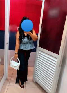 Thanushi Nayanathara - escort in Colombo Photo 5 of 6