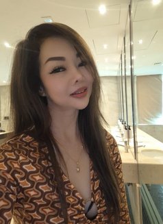 Thanya - escort in Dubai Photo 3 of 5