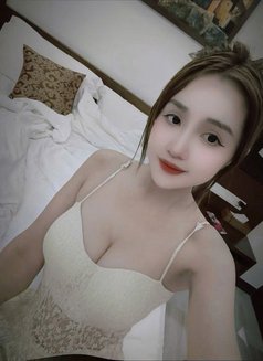 Thao - escort in Riyadh Photo 3 of 5