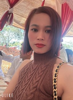 Thao - escort in New Delhi Photo 1 of 4
