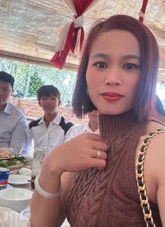 Thao - escort in New Delhi Photo 3 of 4