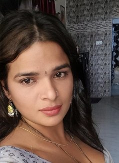 Thara - Acompañantes transexual in Hyderabad Photo 1 of 2