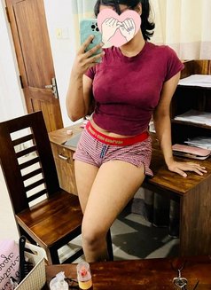 Tharushi Hot Girl Full & Cam - puta in Colombo Photo 1 of 5