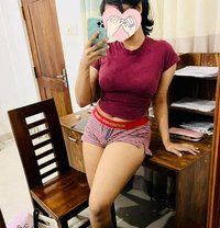 Tharushi Hot Girl Full & Cam - puta in Colombo