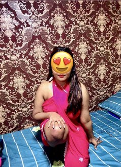 Tharushi - escort in Dubai Photo 2 of 3