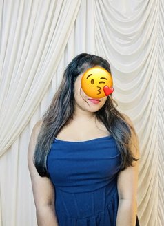 Tharushi - escort in Dubai Photo 4 of 6