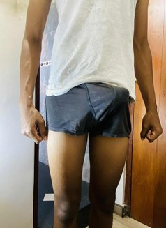 Thavish Jayaweera - Acompañantes masculino in Colombo Photo 1 of 5