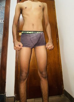 Thavish Jayaweera - Acompañantes masculino in Colombo Photo 3 of 5