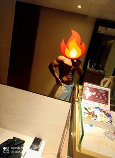 The Art of Relaxation by a Profession - masseur in Gurgaon Photo 9 of 12