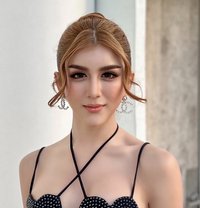 The Queen Beautiful TS of Your Dreams - Transsexual escort in Abu Dhabi Photo 8 of 29